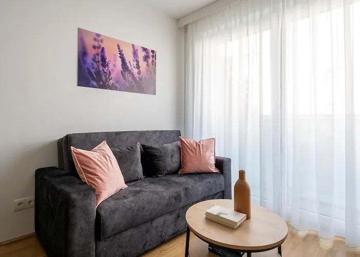 Apartment Chic 1br, Fast To Downtown Vienna