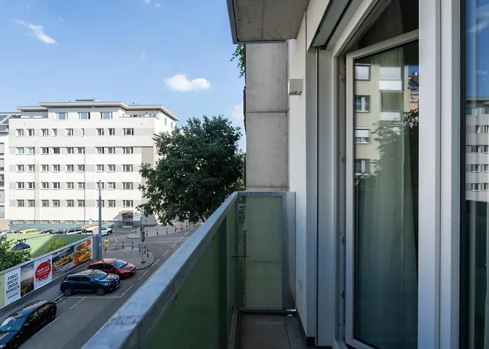 Apartment Chic 1br, Fast To Downtown Vienna