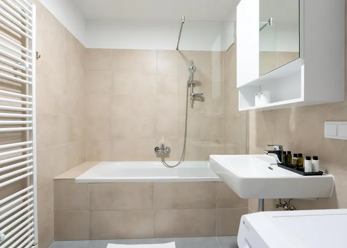 Chic 1br, Fast To Downtown Apartment *